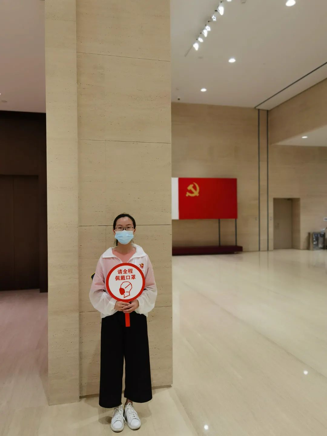 王琳.jpg